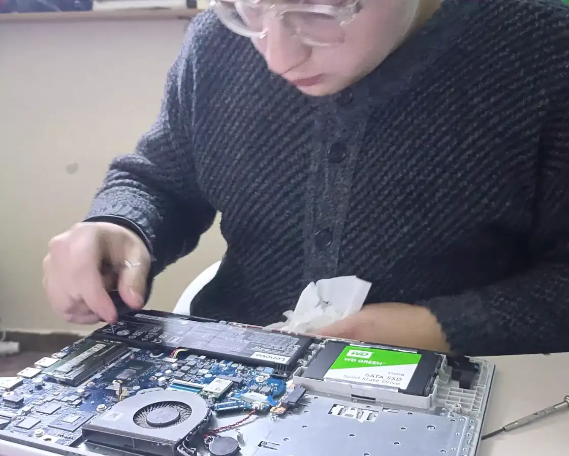 Laptop Cooling Optimization and Maintenance Image 11